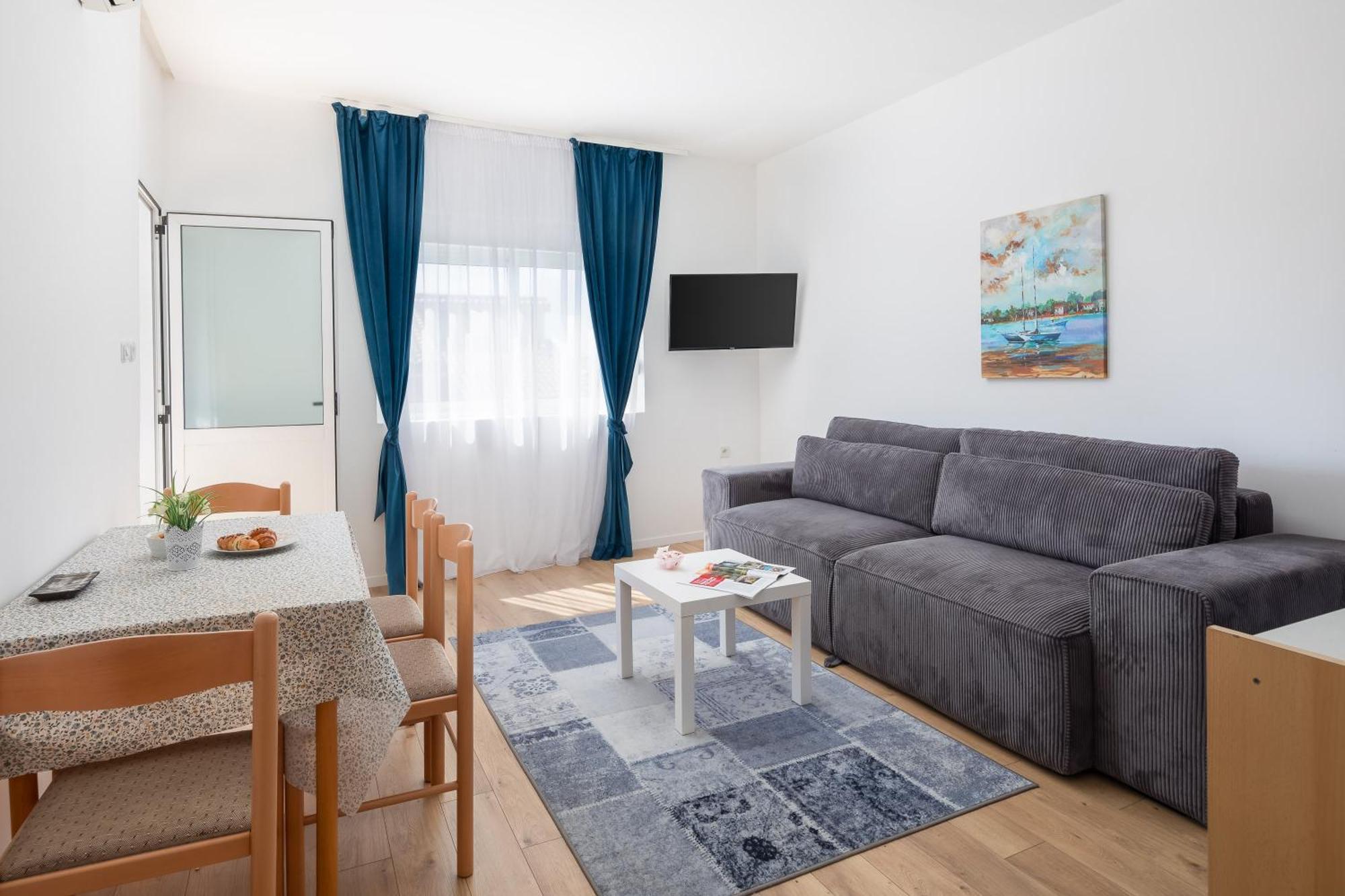 Apartments Near Central Beach With Free Parking Makarska Cameră foto
